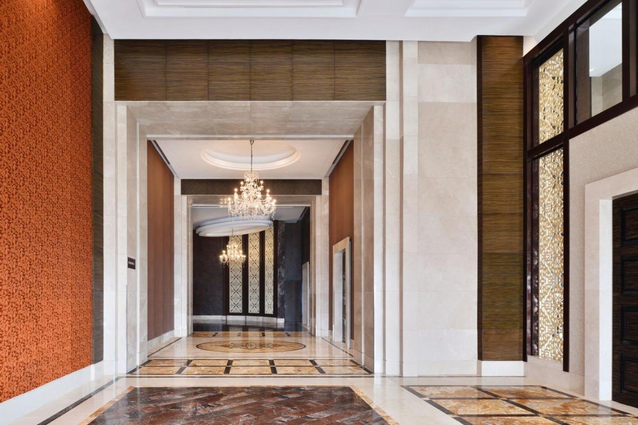 The St. Regis Mumbai Hotell Eksteriør bilde The lobby of the Ritz-Carlton, DIFC