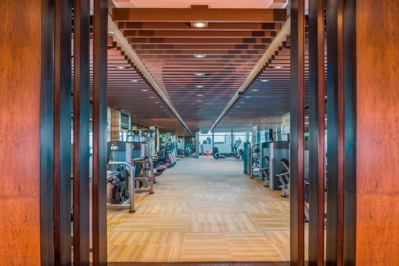 The St. Regis Mumbai Hotell Eksteriør bilde The gym at the 1000 Museum
